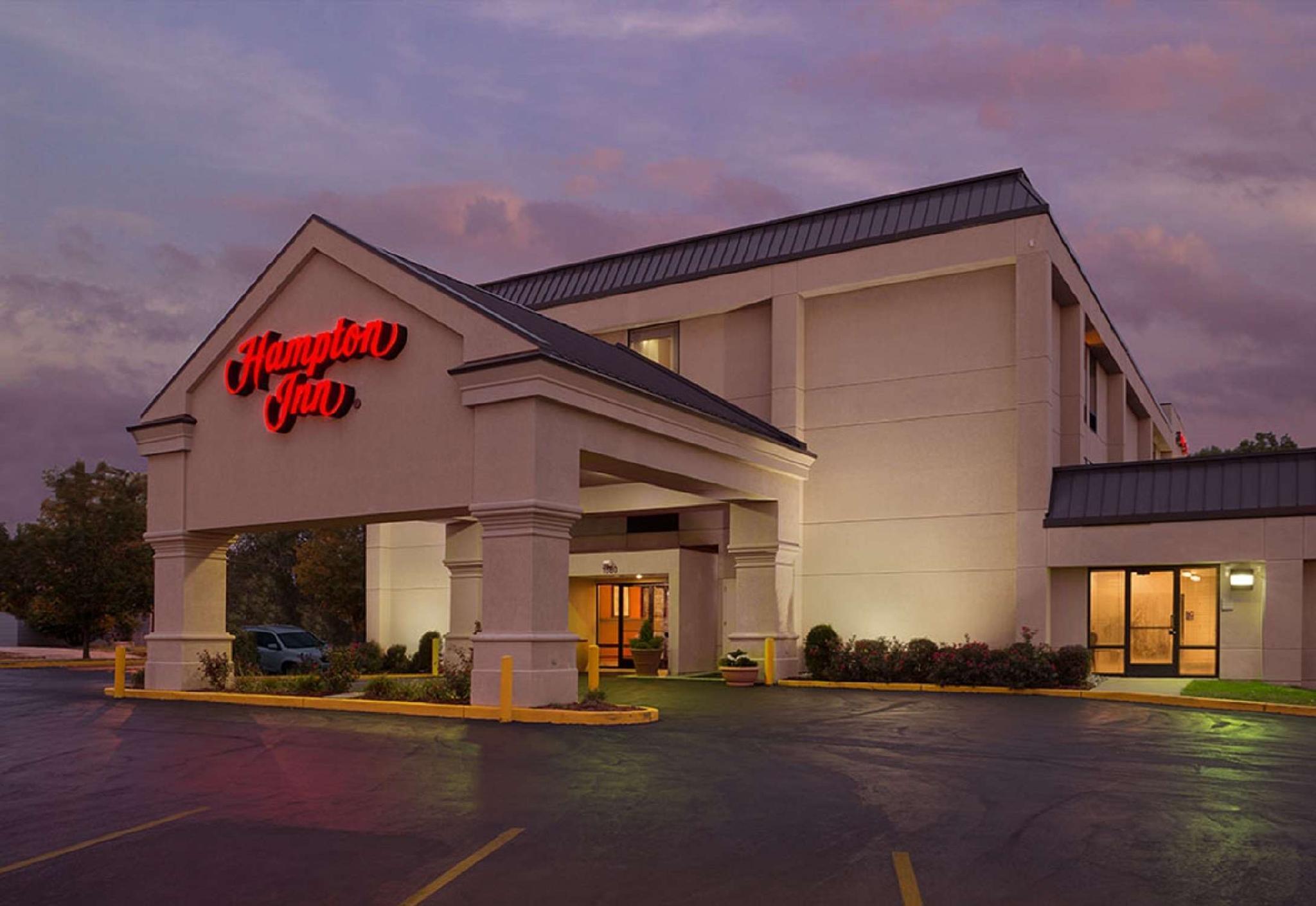 La Quinta Inn & Suites By Wyndham St Louis Route 66 Windsor Springs Esterno foto