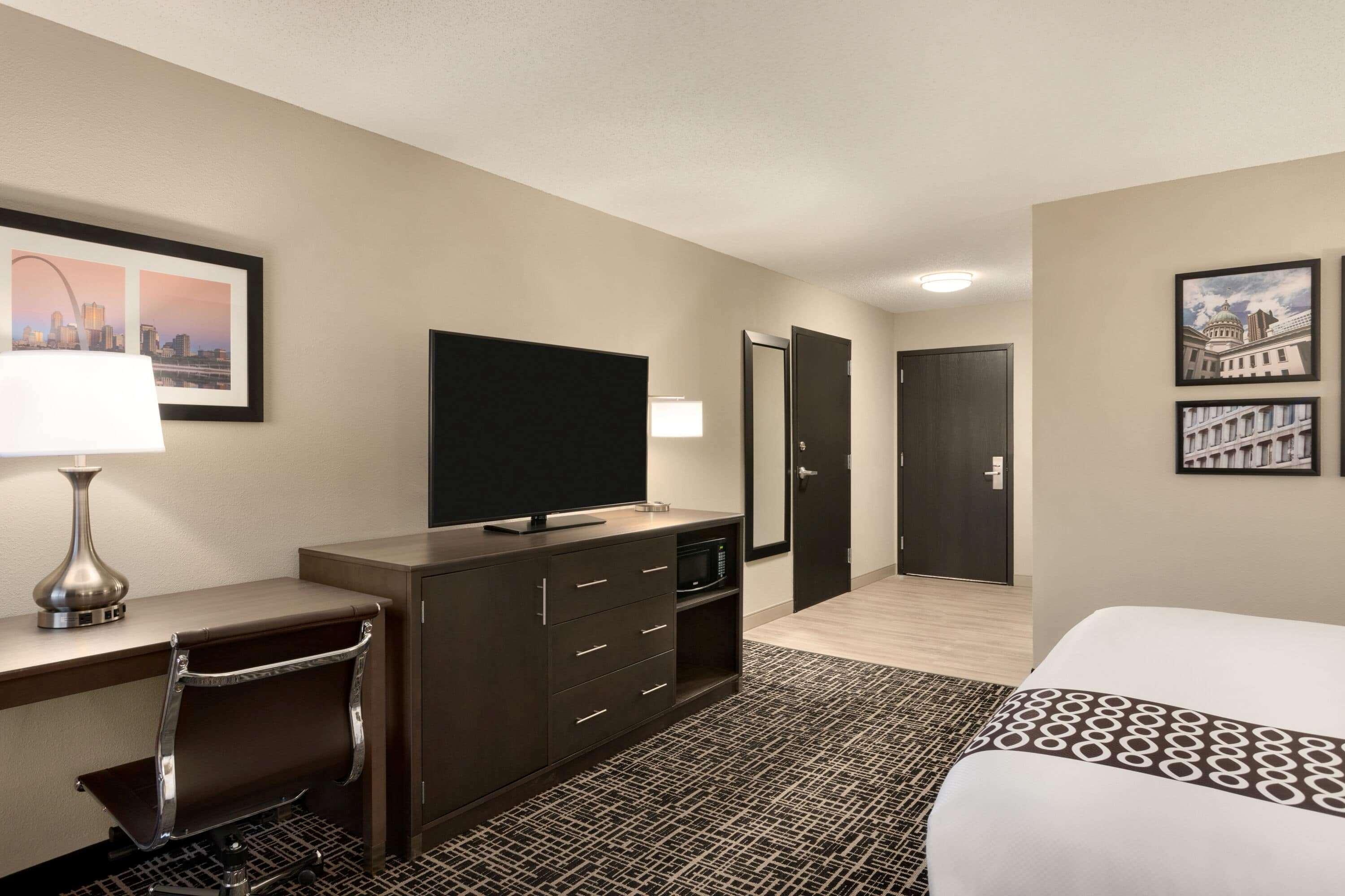 La Quinta Inn & Suites By Wyndham St Louis Route 66 Windsor Springs Esterno foto