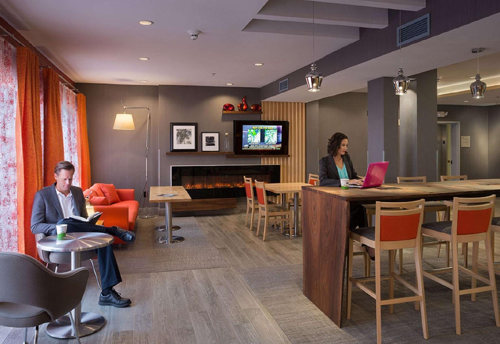 La Quinta Inn & Suites By Wyndham St Louis Route 66 Windsor Springs Esterno foto
