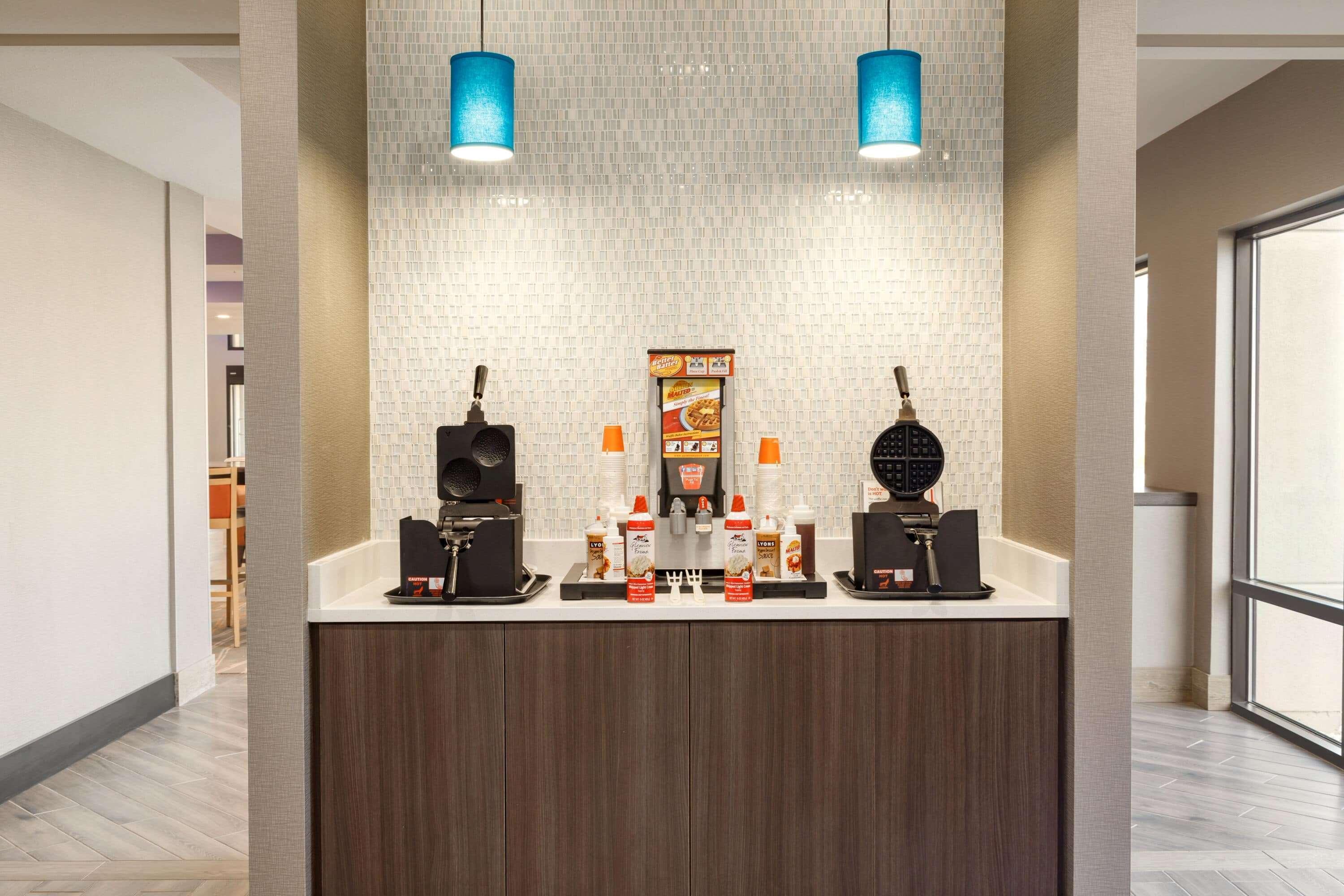 La Quinta Inn & Suites By Wyndham St Louis Route 66 Windsor Springs Esterno foto