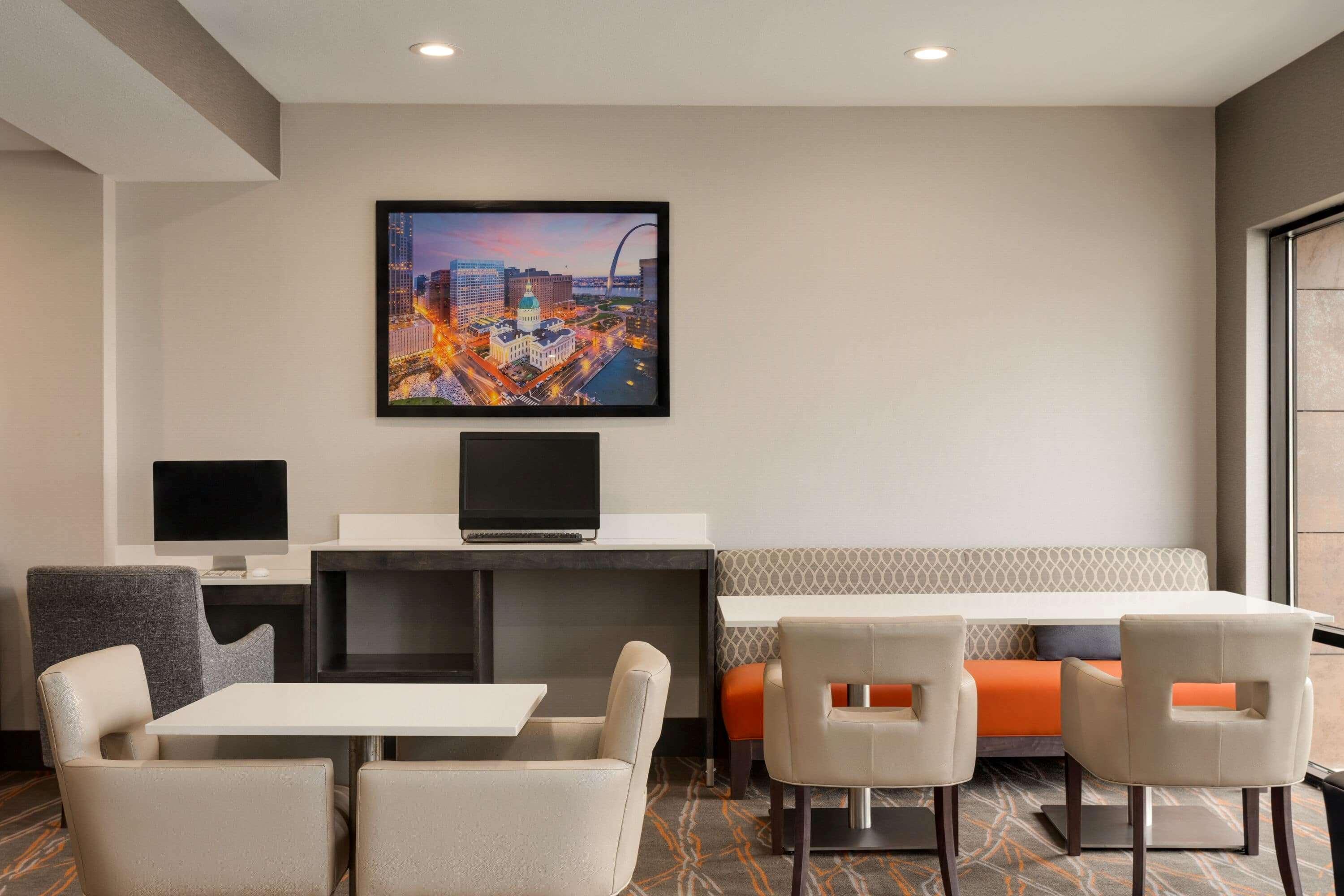 La Quinta Inn & Suites By Wyndham St Louis Route 66 Windsor Springs Esterno foto