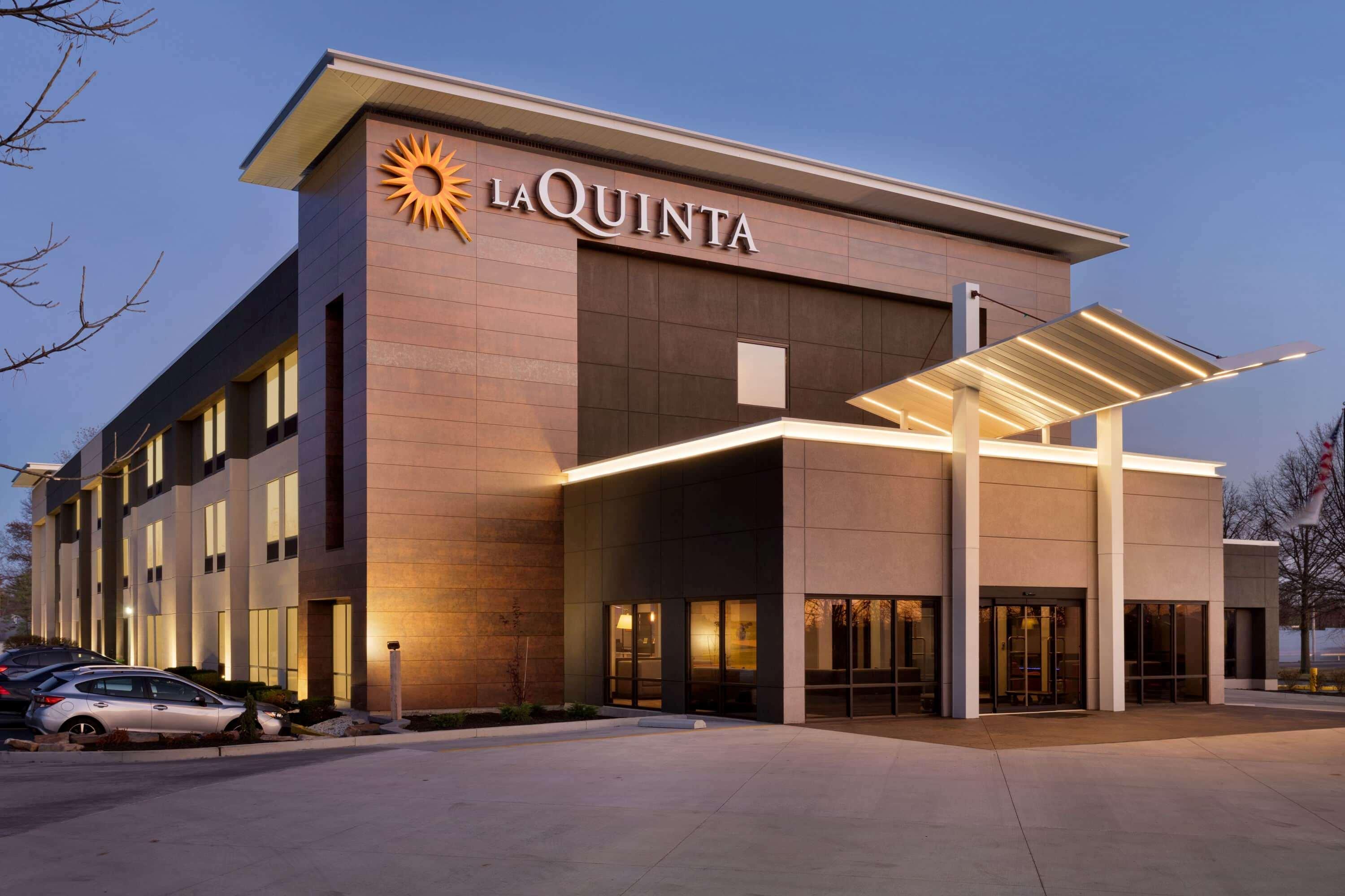 La Quinta Inn & Suites By Wyndham St Louis Route 66 Windsor Springs Esterno foto