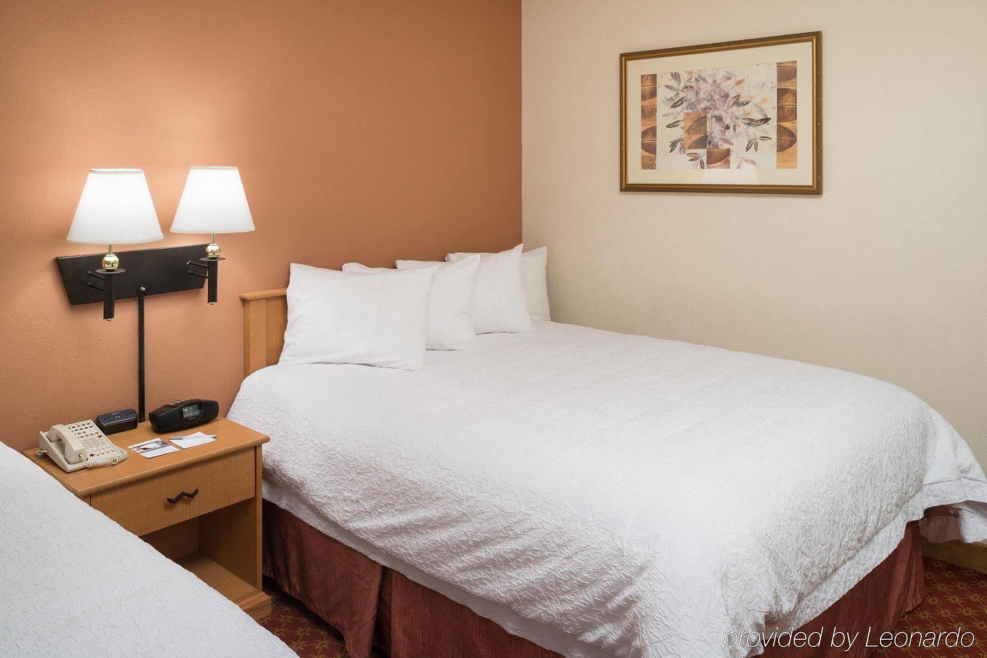La Quinta Inn & Suites By Wyndham St Louis Route 66 Windsor Springs Esterno foto