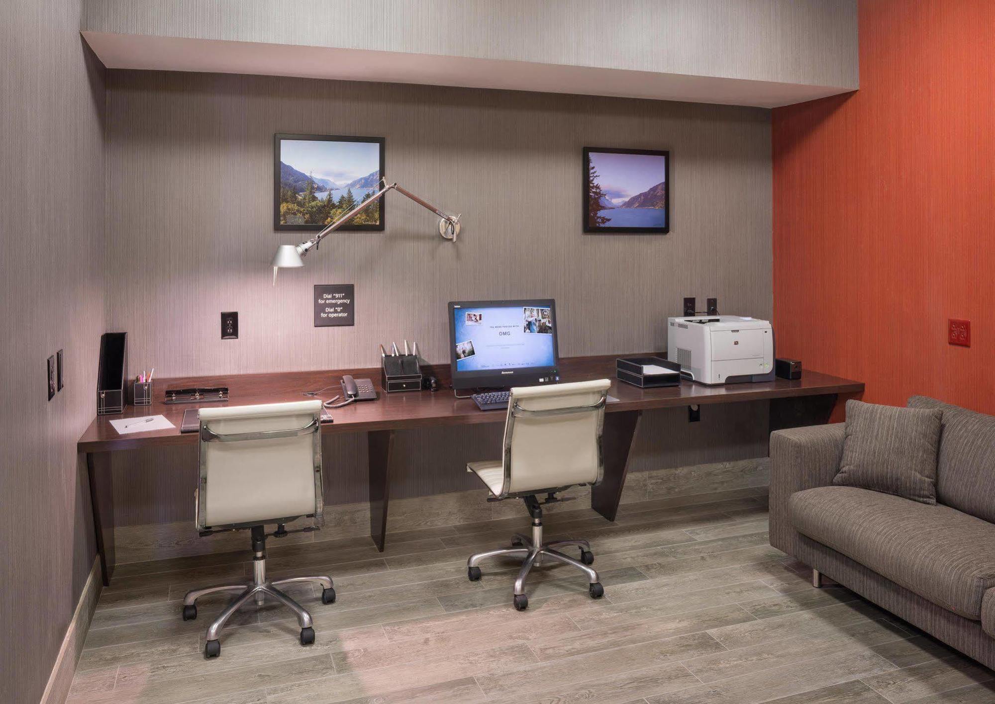 La Quinta Inn & Suites By Wyndham St Louis Route 66 Windsor Springs Esterno foto